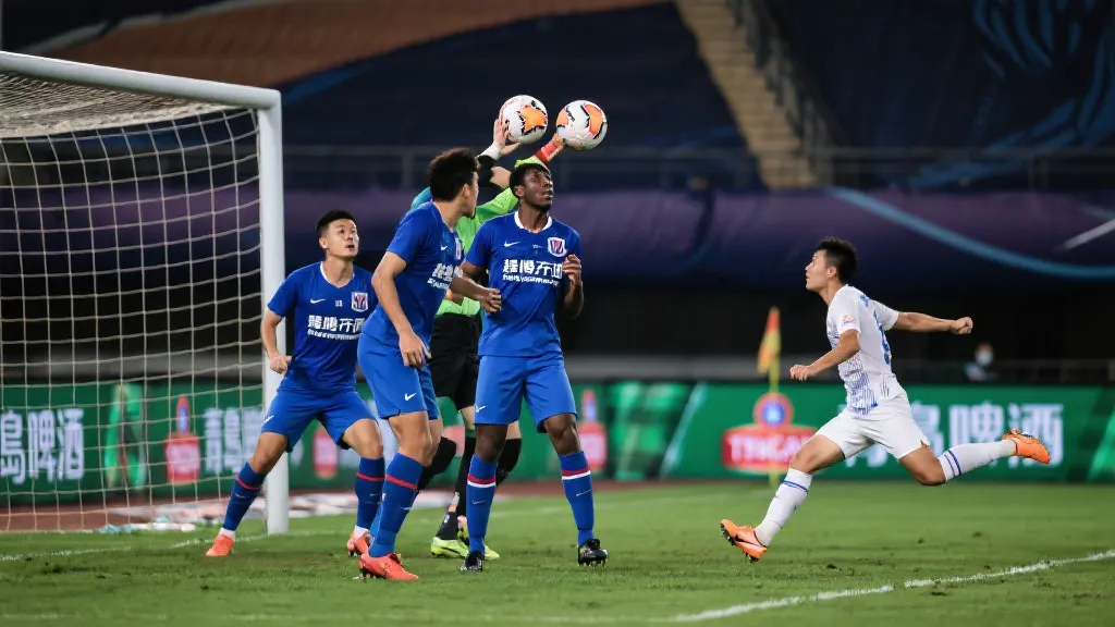 淘汰赛经典对决：高位压迫与低位防反的对抗画面